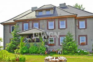 na zdjęciu widok na dom do sprzedaży w okolicach Bolesławca
